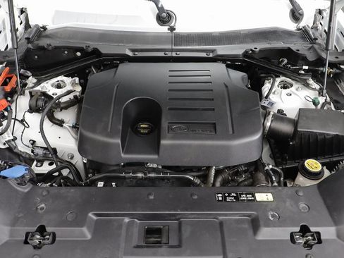 Used 2023 Land Rover Defender 110 SE image 23