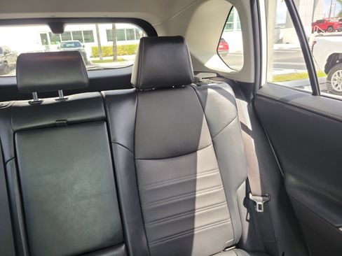 Used 2021 Toyota RAV4 Limited image 22