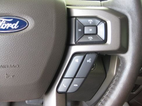 Used 2018 Ford Expedition XLT w/ Equipment Group 202A AWD/4WD image 17