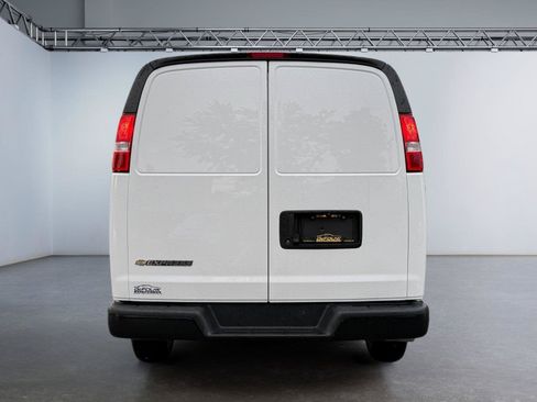 Used 2025 Chevrolet Express 2500 Extended w/ Driver Convenience Package RWD image 4