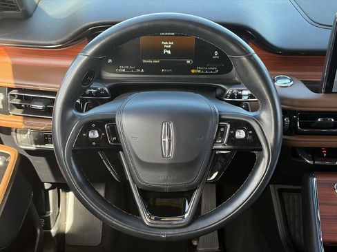 Certified 2022 Lincoln Aviator Reserve AWD/4WD image 19