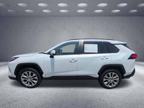 Used 2023 Toyota RAV4 XLE Premium FWD image 4