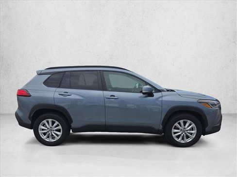 Used 2024 Toyota Corolla Cross LE FWD image 5