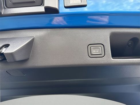 New 2026 Chevrolet Equinox EV LT image 16