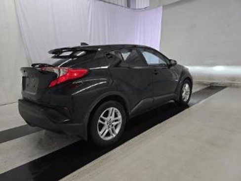 Used 2021 Toyota C-HR LE image 4