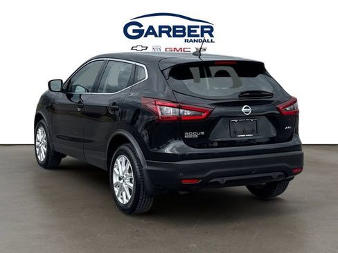 Used 2021 Nissan Rogue Sport S image 3