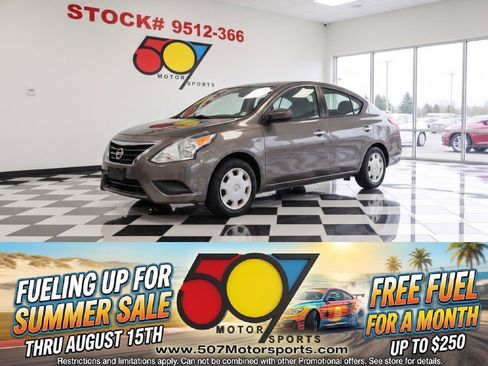 Used 2016 Nissan Versa SV FWD image 1