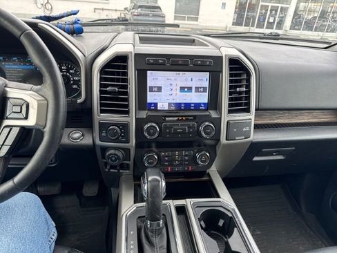 Used 2020 Ford F150 Lariat image 17