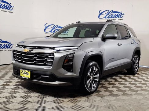 Used 2025 Chevrolet Equinox LT w/ Convenience Package II FWD image 5