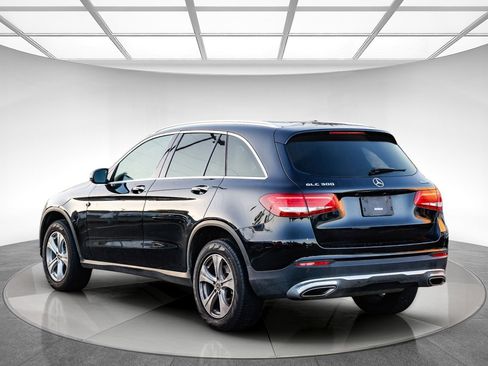 Used 2018 Mercedes-Benz GLC 300 4MATIC image 2