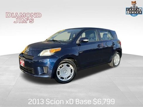Used 2013 Scion xD image 1