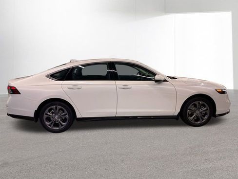 Used 2025 Honda Accord EX-L image 36