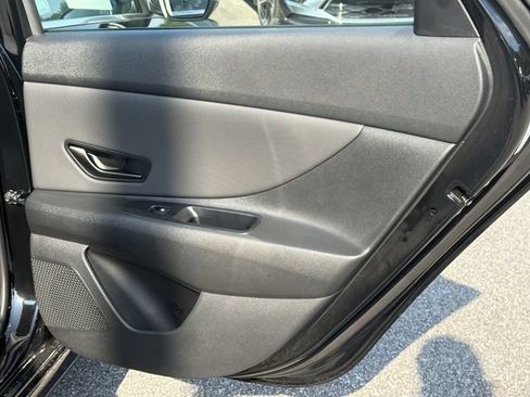 New 2026 Hyundai Elantra Limited FWD image 18