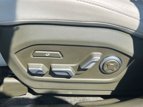 Certified 2025 Hyundai Santa Fe Calligraphy AWD/4WD image 17