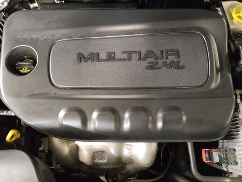 Used 2023 Jeep Cherokee Altitude Lux image 30