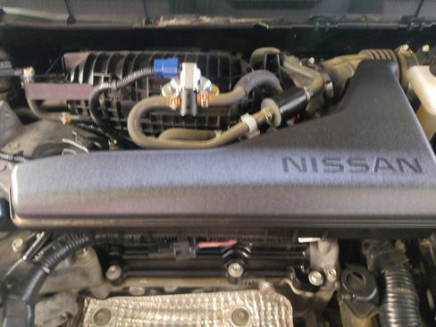 Used 2020 Nissan Rogue S FWD image 30