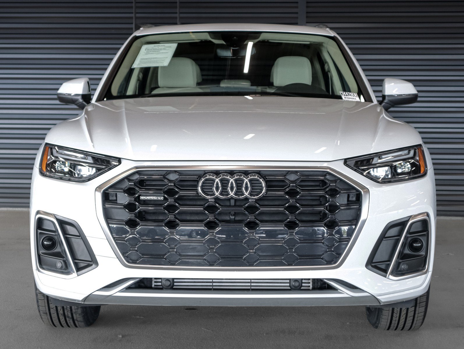 Used 2023 Audi Q5 2.0T Premium w/ Convenience Package AWD/4WD image 11