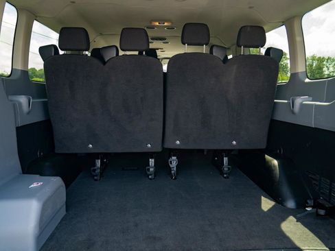 Used 2017 Ford Transit 350 XLT RWD image 22