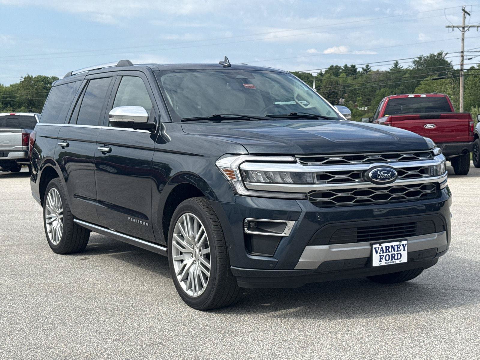 Used 2024 Ford Expedition Platinum AWD/4WD image 3