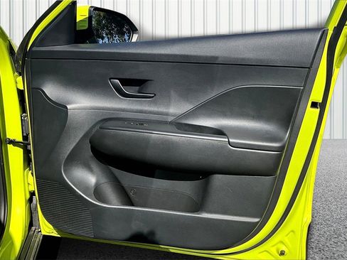 Used 2024 Hyundai Kona SEL image 17