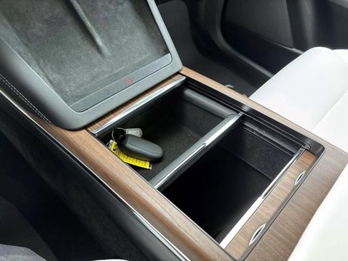 Used 2022 Tesla Model X image 22