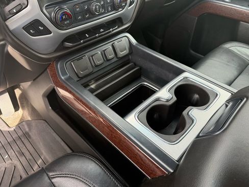 Used 2018 GMC Sierra 1500 SLE image 25