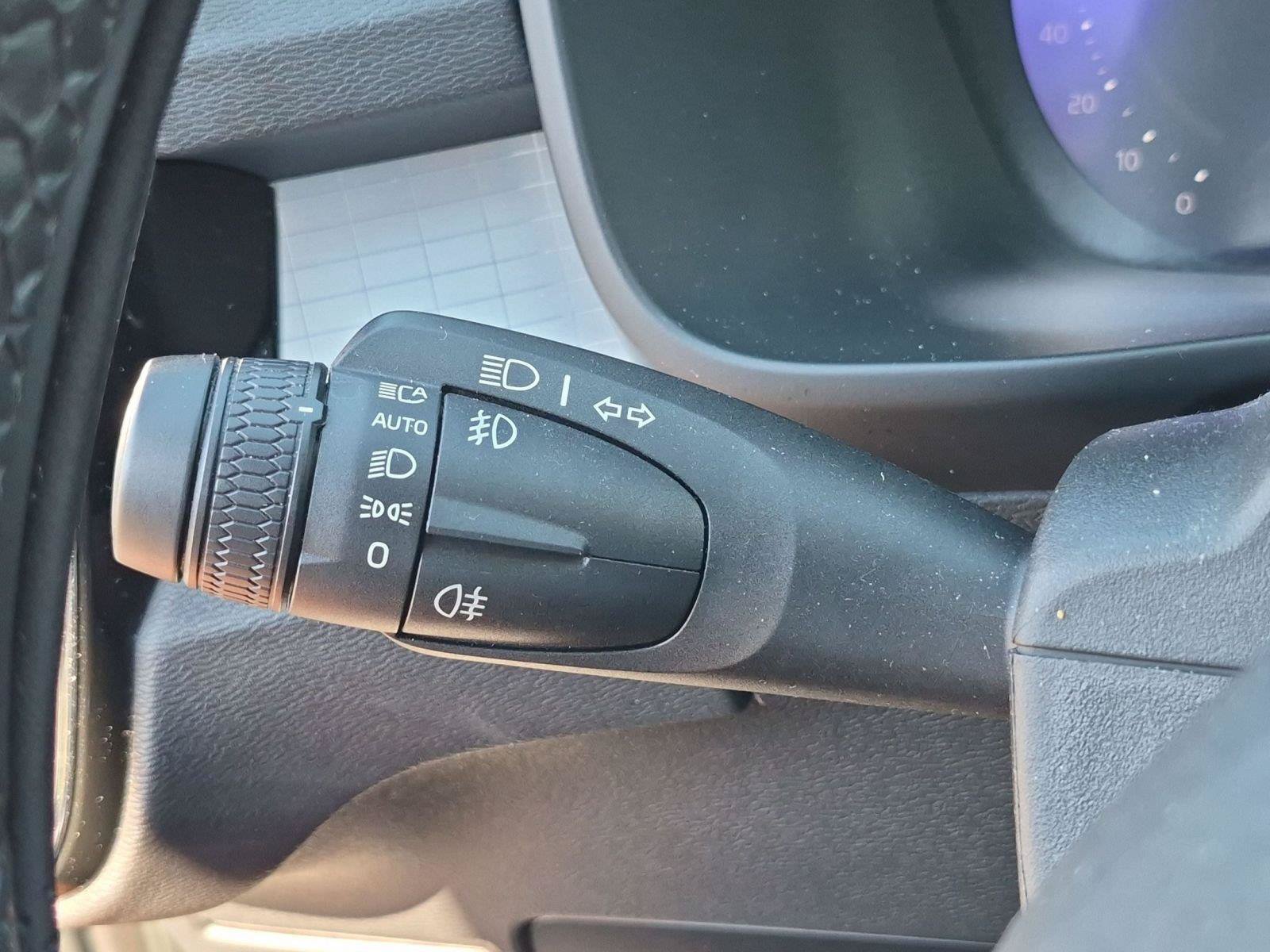 Used 2024 Volvo XC40 B5 Core AWD/4WD image 37