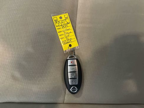 Used 2015 Nissan Rogue SV w/ SV Premium Package image 26