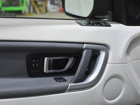 Used 2018 Land Rover Discovery Sport HSE AWD/4WD image 32