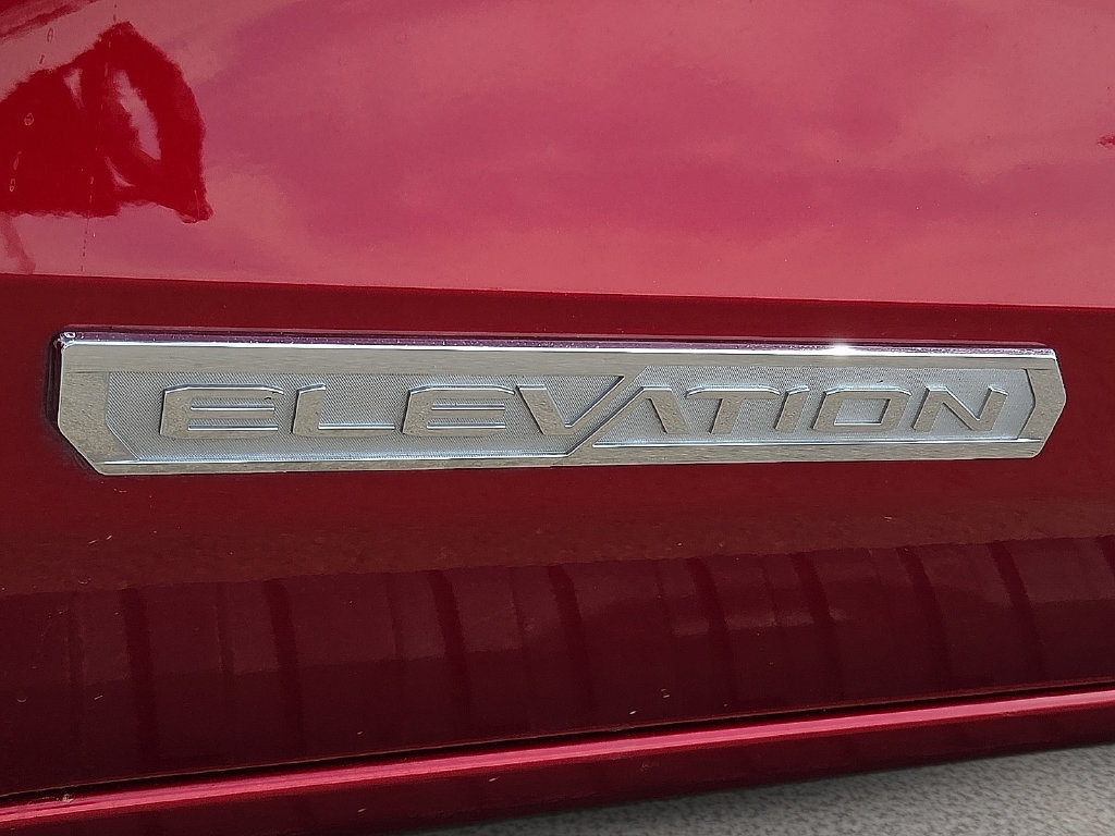Used 2024 GMC Canyon Elevation w/ Elevation Premium Package AWD/4WD image 7