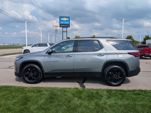 Used 2023 Chevrolet Traverse LT w/ Midnight/Sport Edition AWD/4WD image 10