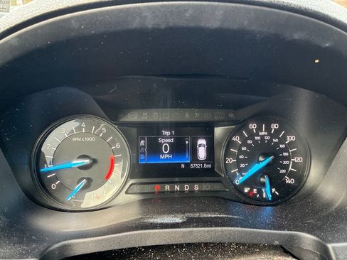 Used 2018 Ford Explorer XLT image 16