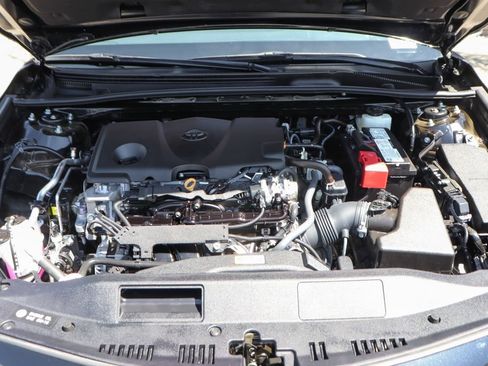 Used 2024 Toyota Camry SE FWD image 11