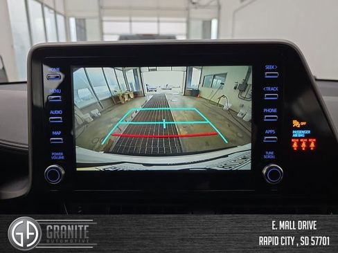 Used 2022 Toyota C-HR XLE image 20