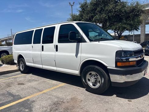 Used 2020 Chevrolet Express 3500 LT w/ LT Preferred Equipment Group RWD image 7