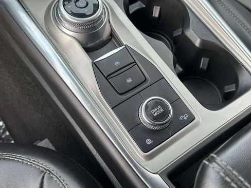 Used 2023 Ford Explorer XLT w/ Equipment Group 202A image 31