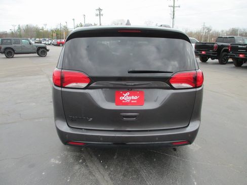 Used 2019 Chrysler Pacifica Touring-L Plus w/ Advanced Safetytec Group image 5