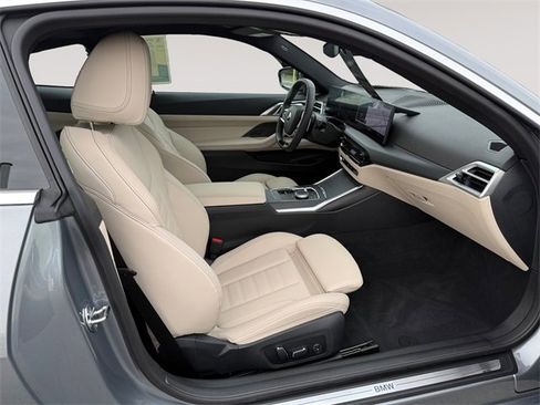 Certified 2025 BMW 430i xDrive Coupe w/ Premium Package image 15