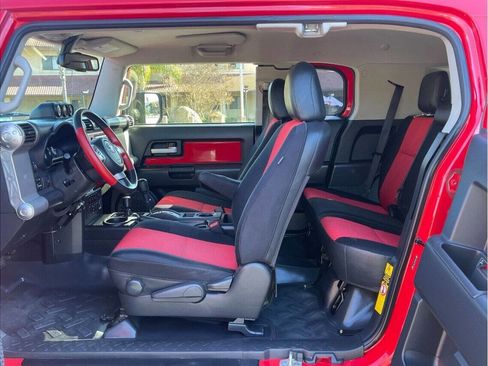 Used 2012 Toyota FJ Cruiser 4WD image 12