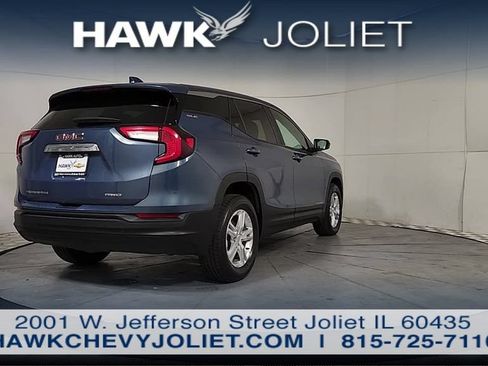 Used 2024 GMC Terrain SLE AWD/4WD image 7