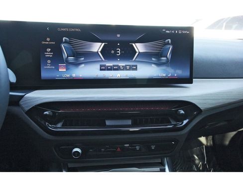 Used 2025 BMW 330i Sedan image 21