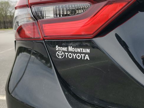 Used 2024 Toyota Camry SE image 8