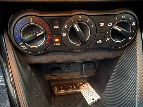 Used 2017 Toyota Yaris iA image 21