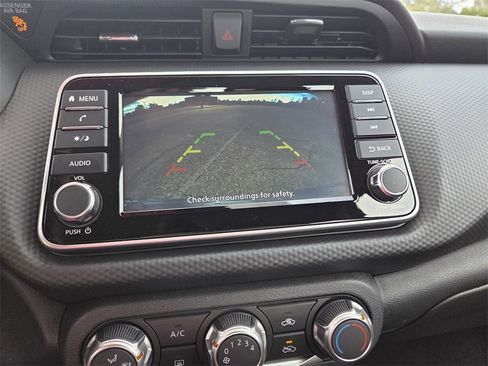 Certified 2025 Nissan Kicks Play S image 8