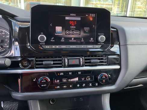 Used 2025 Nissan Pathfinder SV FWD image 23