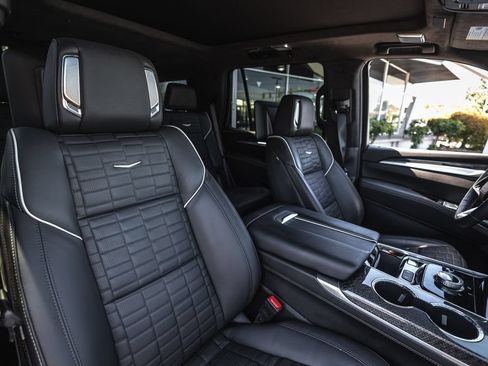 Used 2025 Cadillac Escalade V AWD/4WD image 29