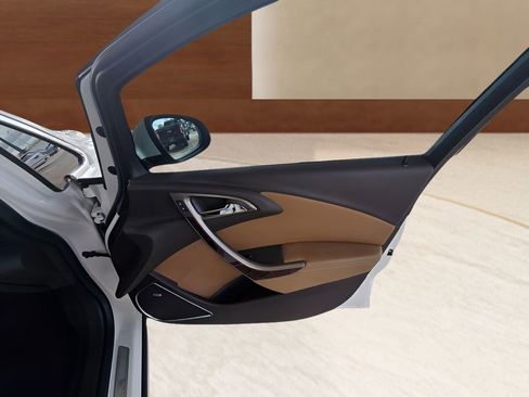 Used 2013 Buick Verano Leather FWD image 30