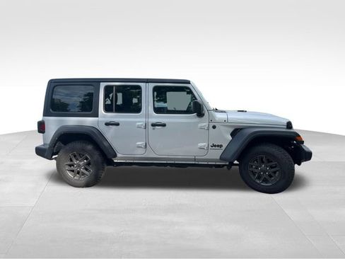 Used 2024 Jeep Wrangler Unlimited Sport AWD/4WD image 7
