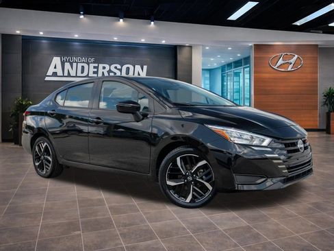 Used 2024 Nissan Versa SR FWD image 3
