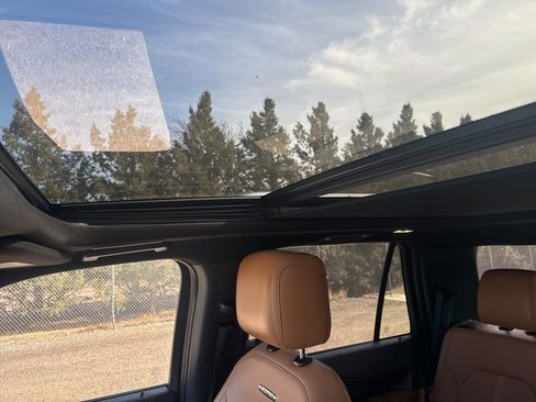 Used 2023 Ford Expedition Platinum image 32